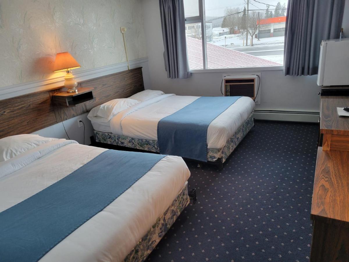 Lakewood Inn 100 Mile House Eksteriør bilde