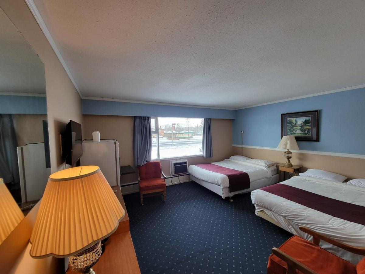 Lakewood Inn 100 Mile House Eksteriør bilde